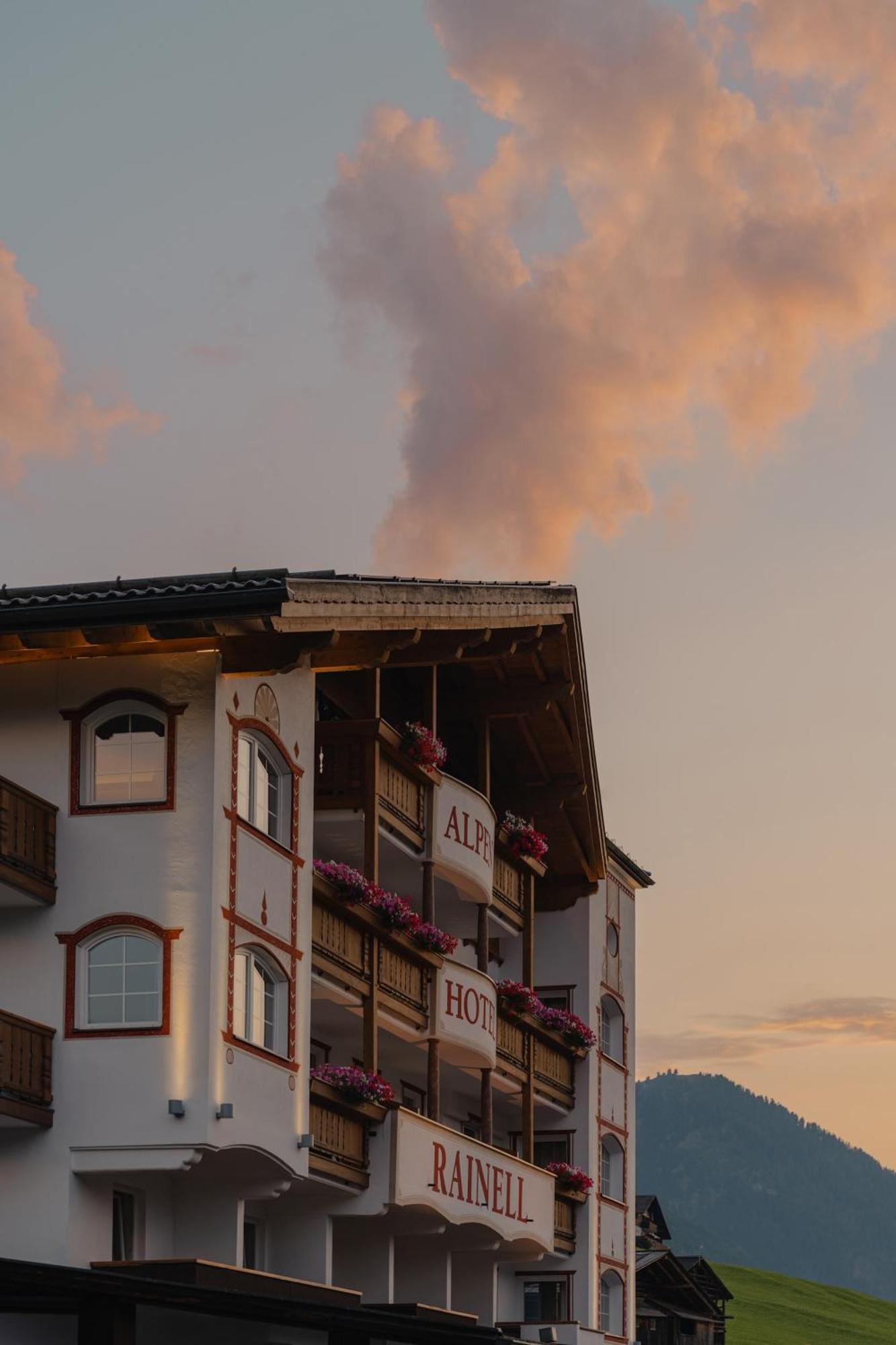 Rainell Dolomites Retreat Hotel Ortisei Kültér fotó